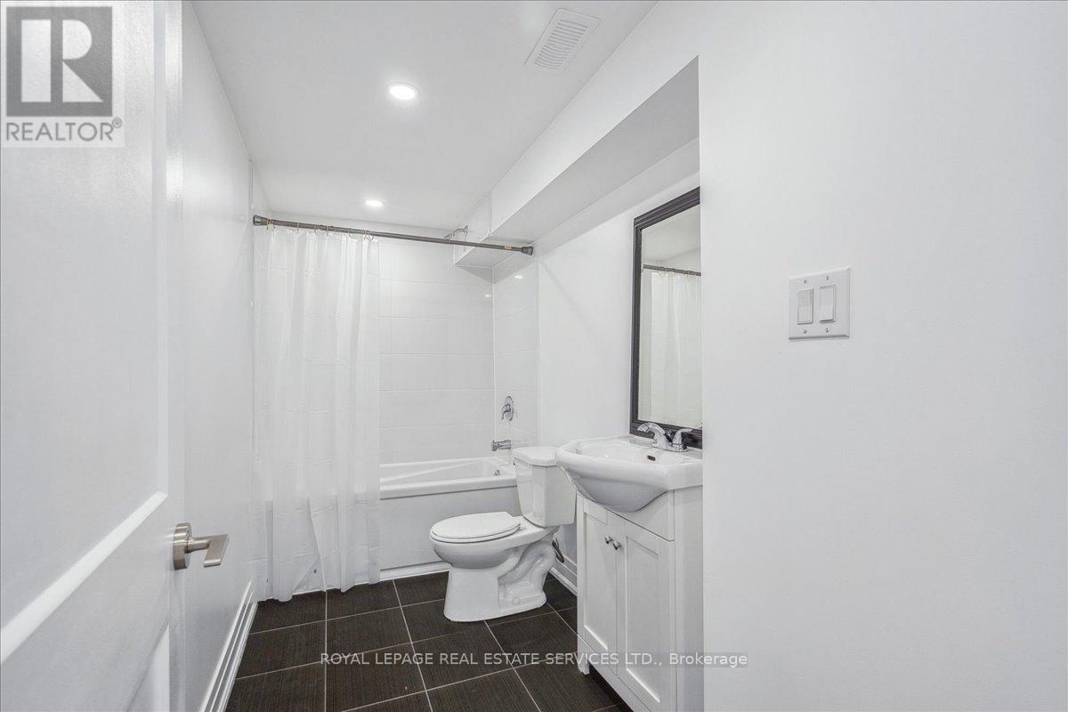 14 Ramsbury Road, Toronto, Ontario  M8Z 4V3 - Photo 30 - W12057802