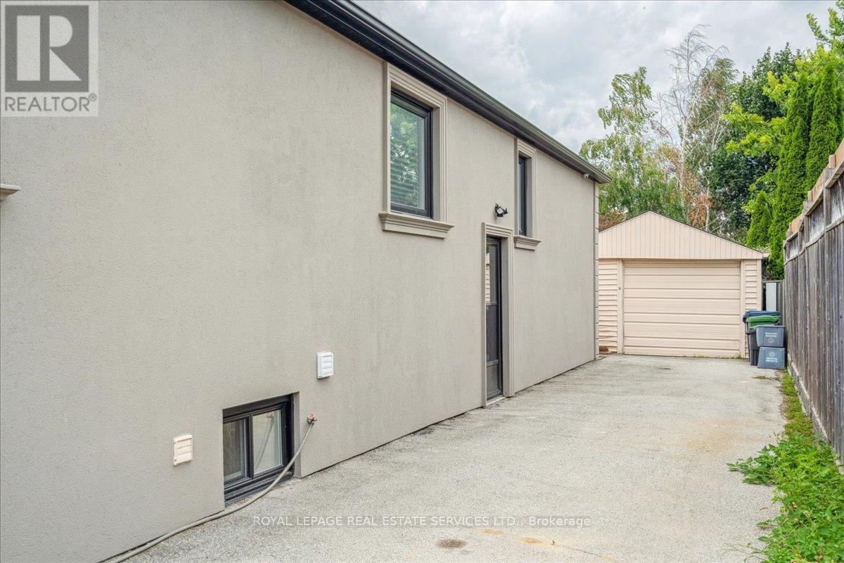 14 Ramsbury Road, Toronto, Ontario  M8Z 4V3 - Photo 33 - W12057802