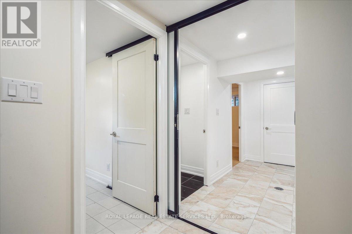 14 Ramsbury Road, Toronto, Ontario  M8Z 4V3 - Photo 4 - W12057802