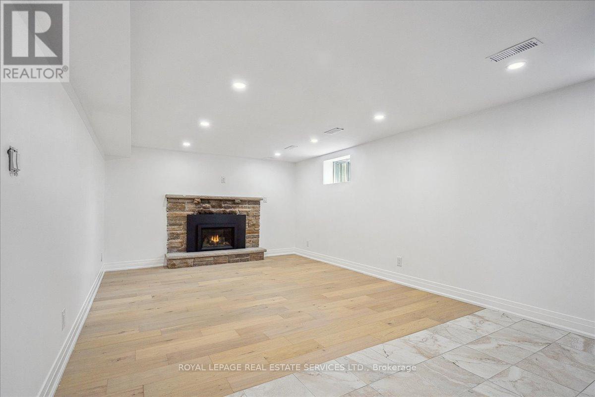 14 Ramsbury Road, Toronto, Ontario  M8Z 4V3 - Photo 5 - W12057802