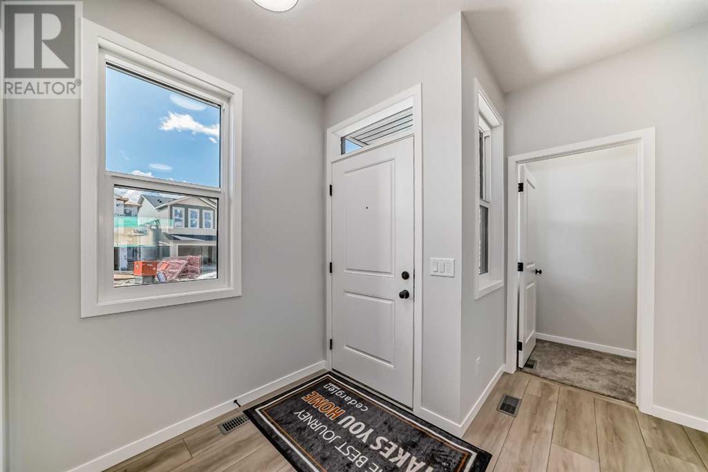 Property at 208 Lucas Place NW image 4