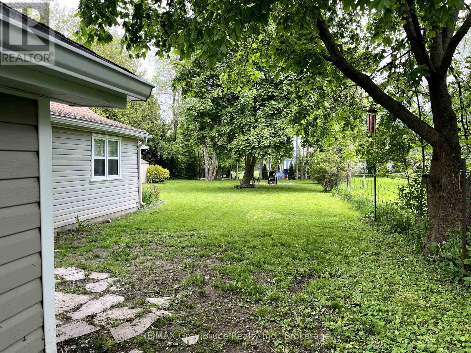 523 Tyson Street, South Bruce Peninsula, Ontario  N0H 2T0 - Photo 4 - X12076669