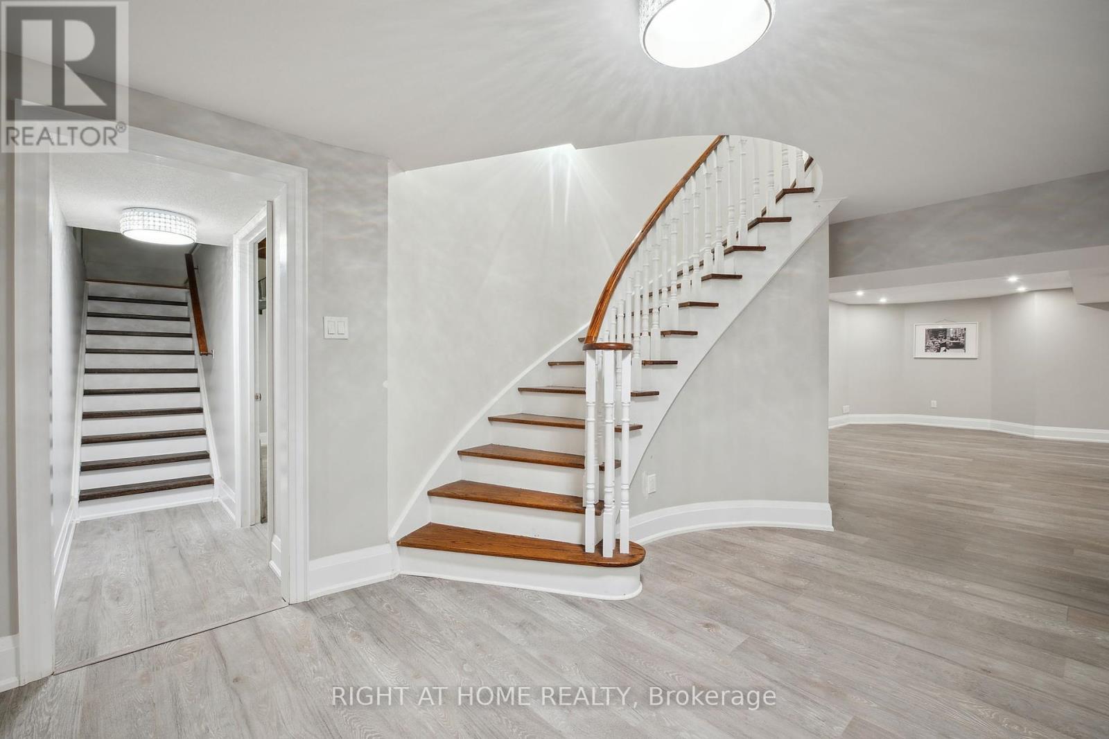 101 Woodgreen Drive, Vaughan, Ontario  L4L 3B2 - Photo 27 - N12076654