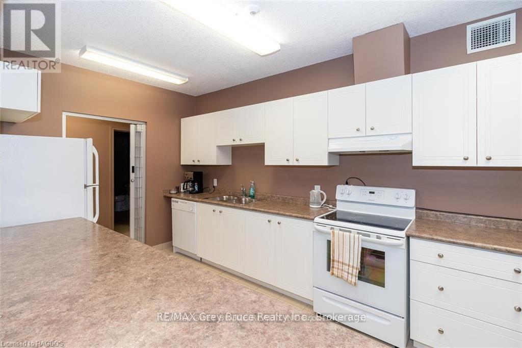 104 - 1050 1st Avenue W, Owen Sound, Ontario  N4K 4K6 - Photo 28 - X12076667