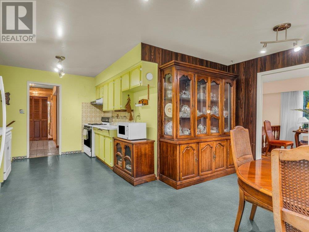 Property at 477 55 STREET image 5