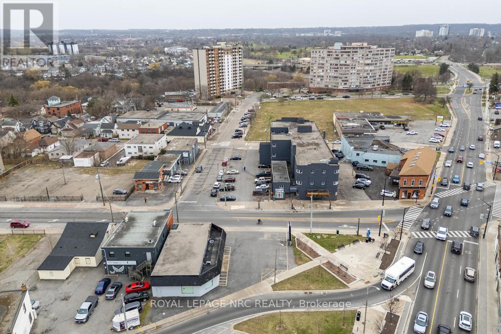 11 Queenston Street, St. Catharines, Ontario  L2R 2Y8 - Photo 13 - X12076702