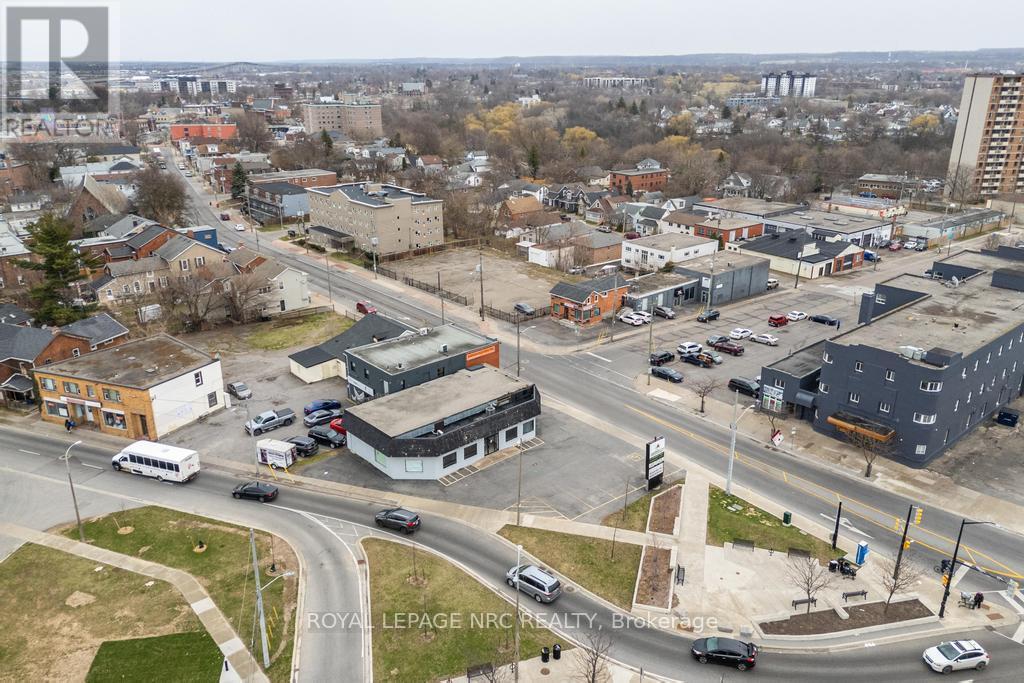 11 Queenston Street, St. Catharines, Ontario  L2R 2Y8 - Photo 14 - X12076702