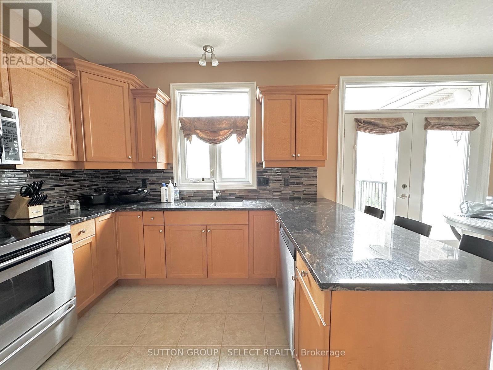 407 Kingbird Court, London, Ontario  N5X 4H6 - Photo 6 - X12076806