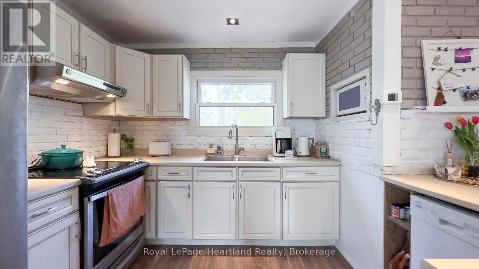 74398 Cardinal Court, Bluewater, Ontario  N0M 1G0 - Photo 21 - X12039830
