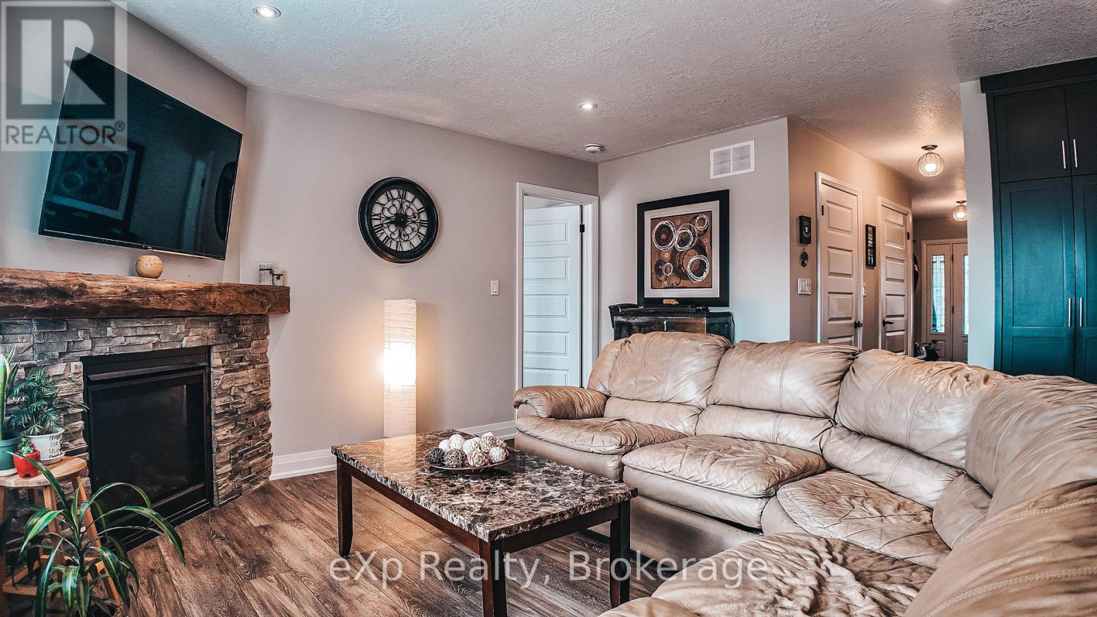 628 26th Avenue, Hanover, Ontario  N4N 0C2 - Photo 12 - X12076706