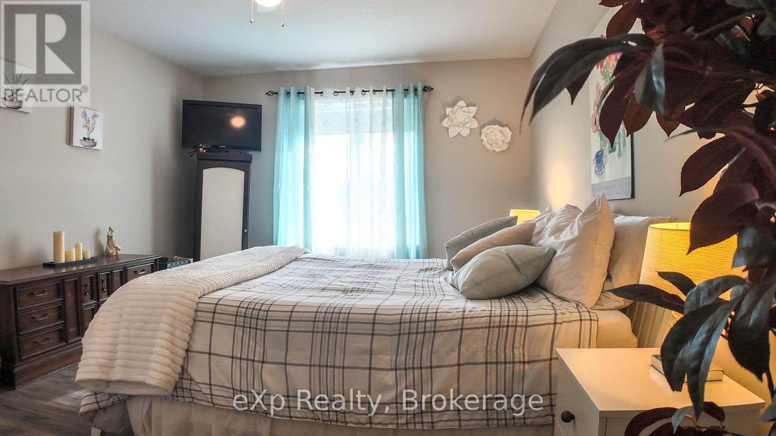 628 26th Avenue, Hanover, Ontario  N4N 0C2 - Photo 21 - X12076706