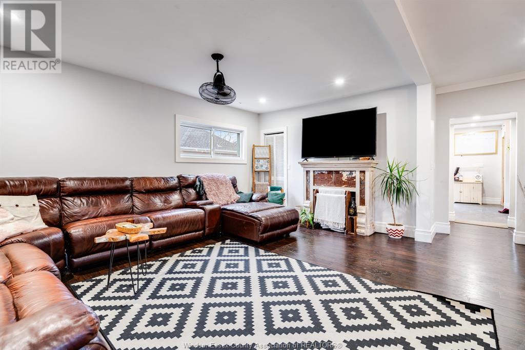 Property at 111 ELLIOTT STREET image 2