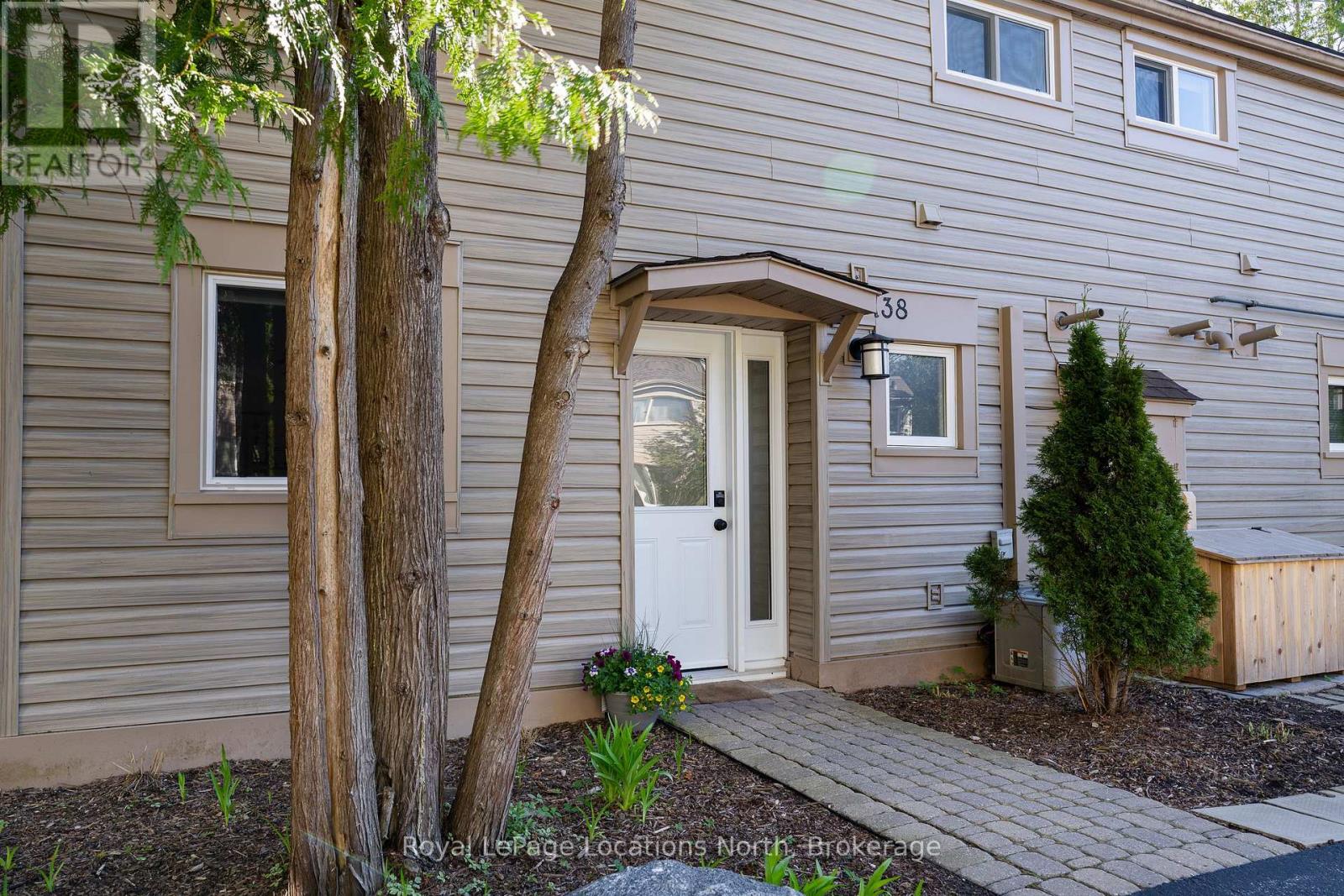 138 ESCARPMENT CRESCENT, Collingwood, Ontario