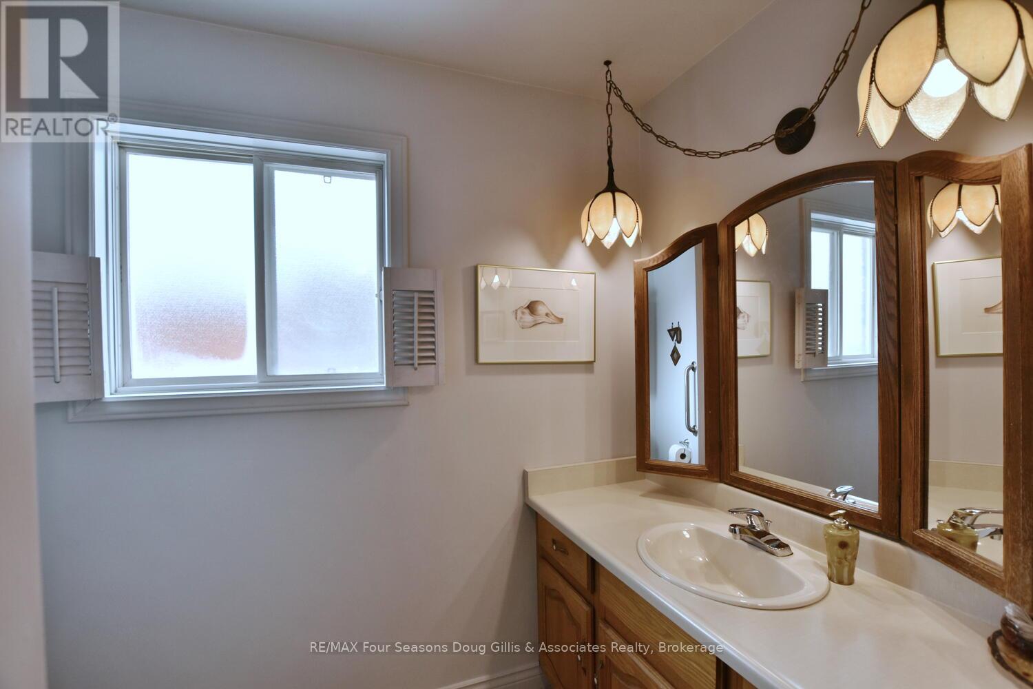 100 Lockhart Road, Collingwood, Ontario  L9Y 4L6 - Photo 23 - S12076898