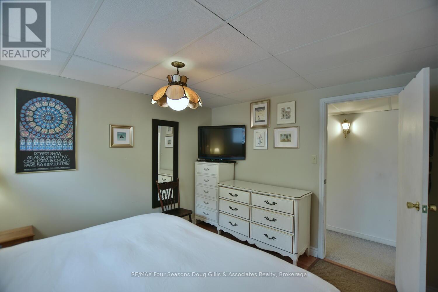 100 Lockhart Road, Collingwood, Ontario  L9Y 4L6 - Photo 34 - S12076898