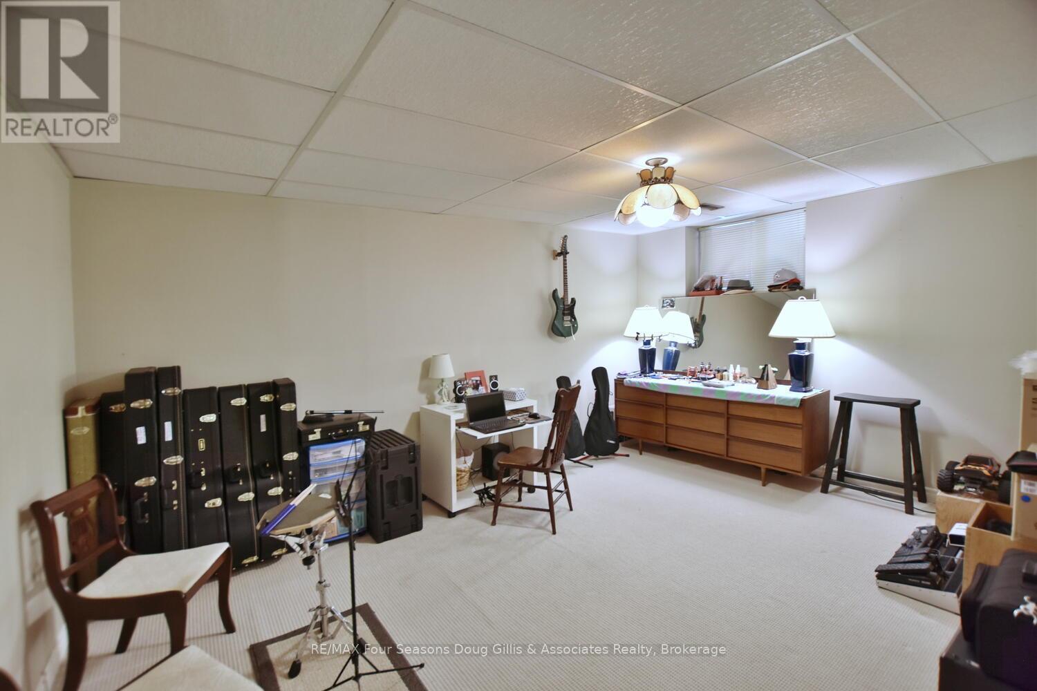 100 Lockhart Road, Collingwood, Ontario  L9Y 4L6 - Photo 36 - S12076898