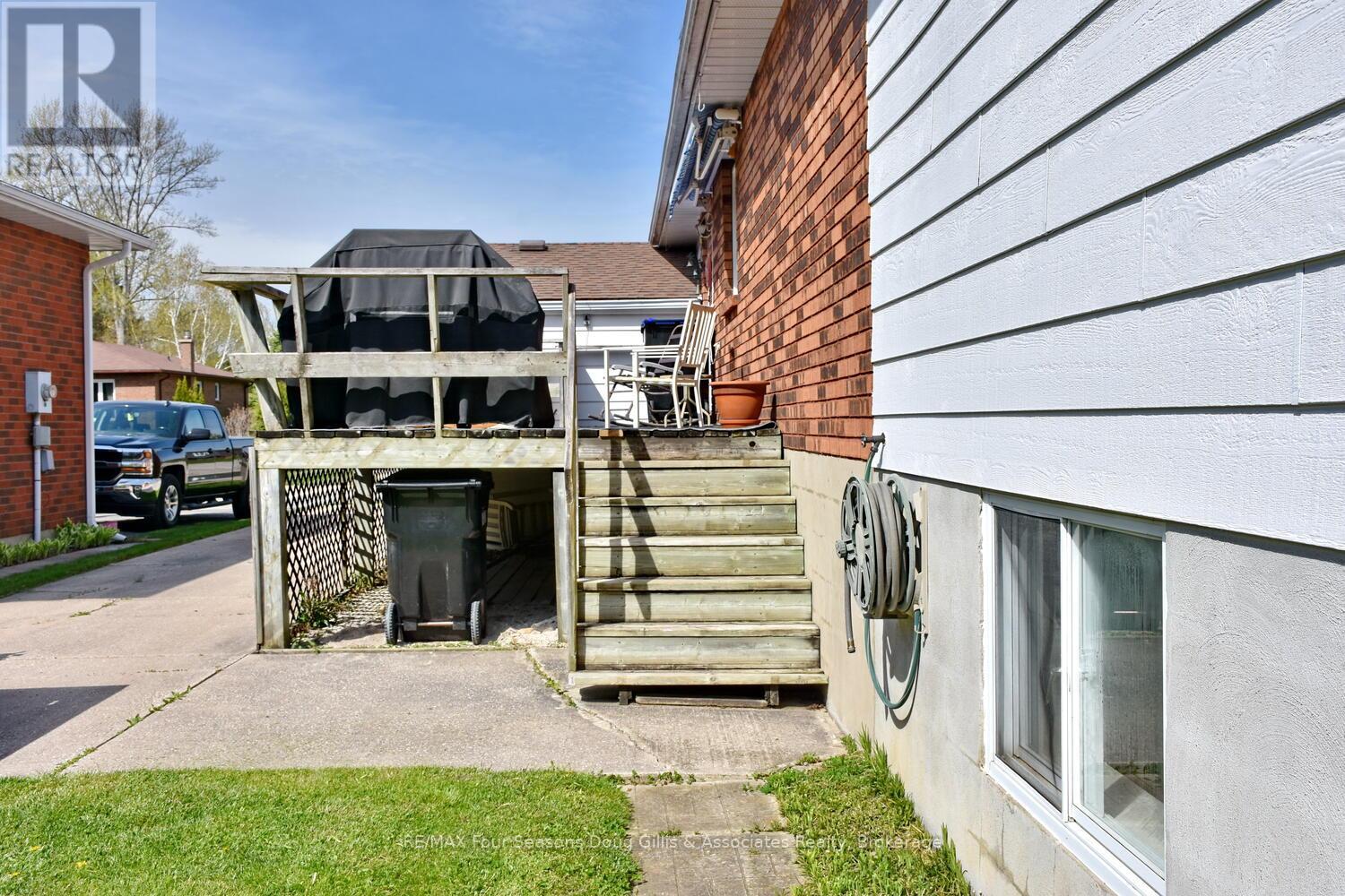 100 Lockhart Road, Collingwood, Ontario  L9Y 4L6 - Photo 42 - S12076898