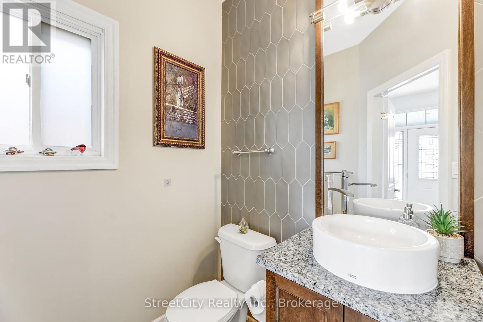 82 Fraser Drive, Stratford, Ontario  N5A 0C8 - Photo 12 - X12076857
