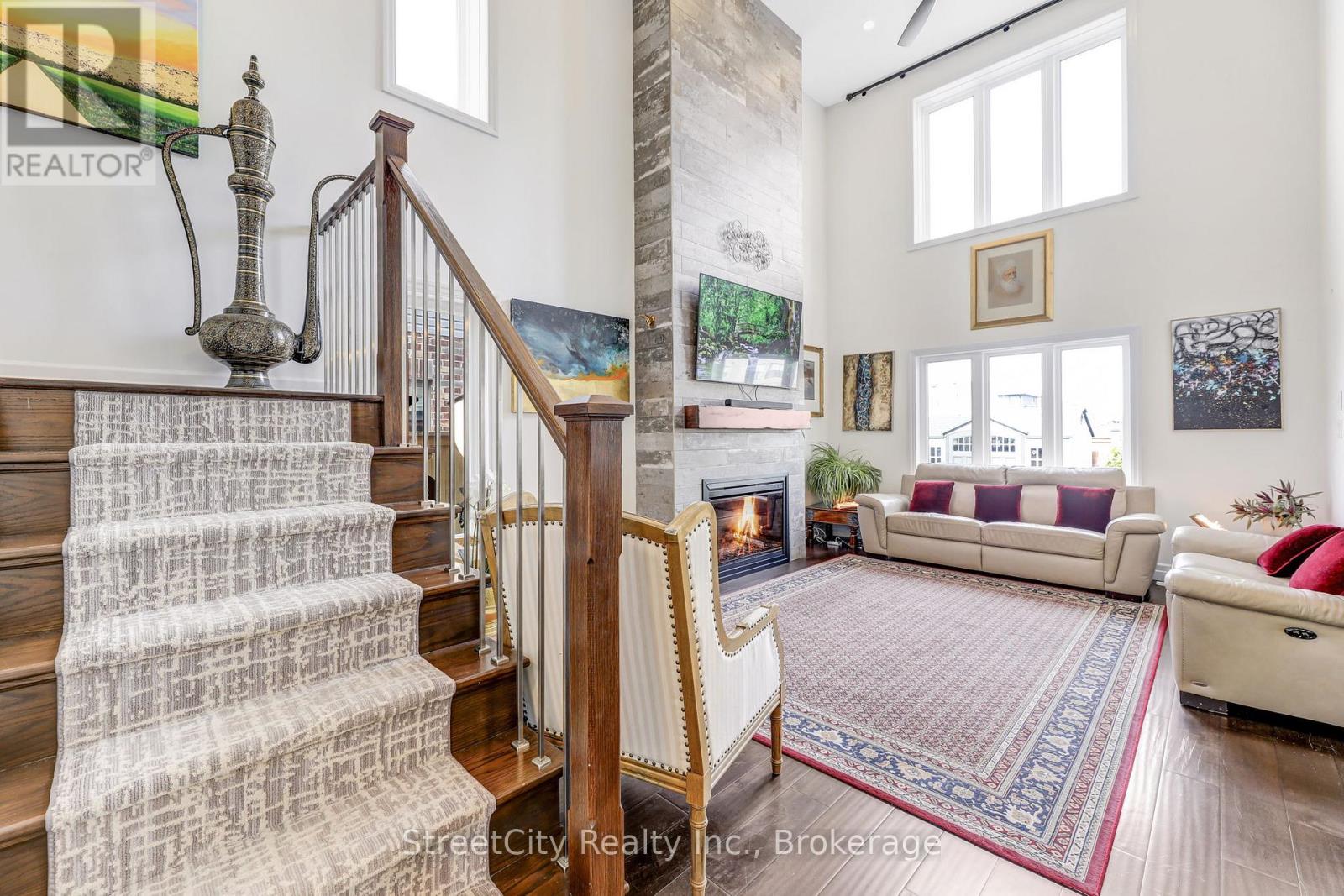 82 Fraser Drive, Stratford, Ontario  N5A 0C8 - Photo 3 - X12076857