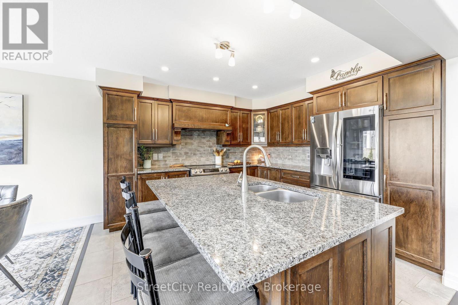 82 Fraser Drive, Stratford, Ontario  N5A 0C8 - Photo 8 - X12076857