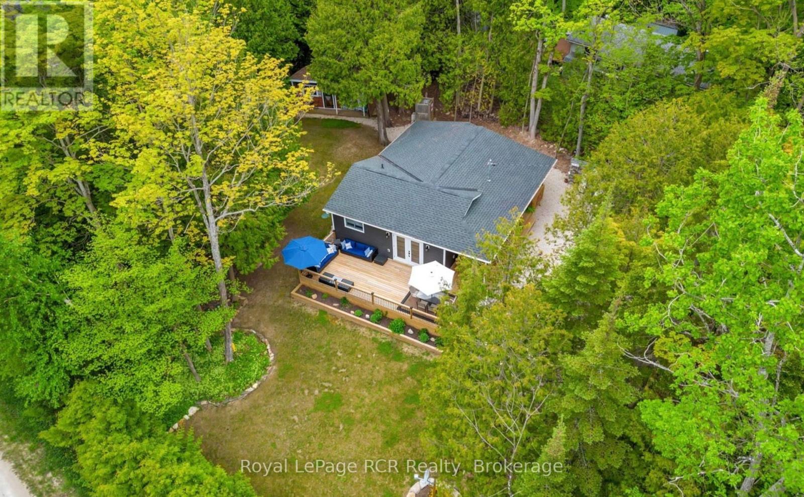 5 7th Avenue, South Bruce Peninsula, Ontario  N0H 2T0 - Photo 35 - X12076896
