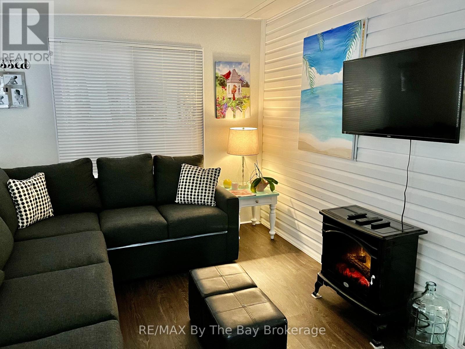 68 - 85 Theme Park Drive, Wasaga Beach, Ontario  L9Z 1X7 - Photo 15 - S12076940