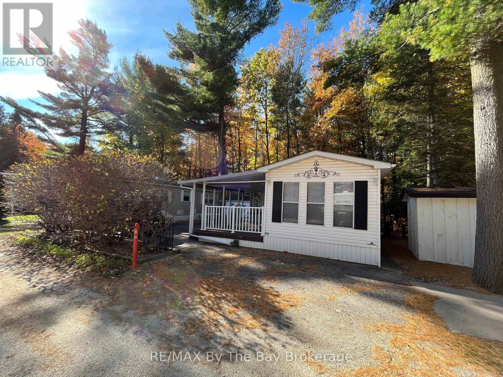 68 - 85 Theme Park Drive, Wasaga Beach, Ontario  L9Z 1X7 - Photo 3 - S12076940