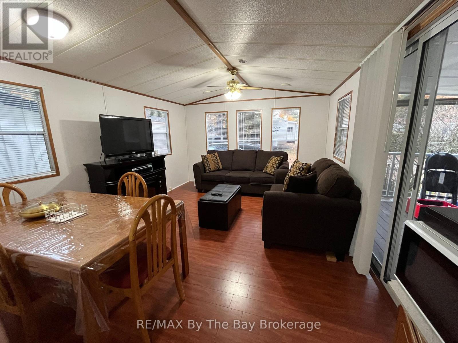 68 - 85 Theme Park Drive, Wasaga Beach, Ontario  L9Z 1X7 - Photo 7 - S12076940