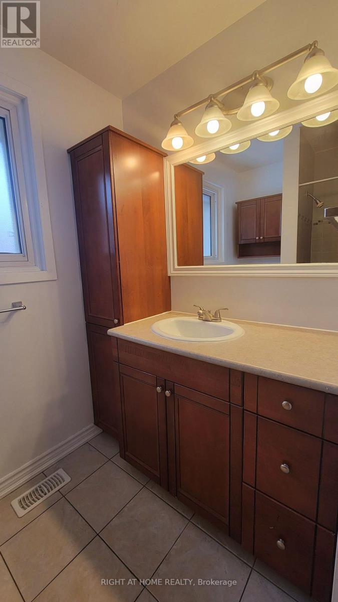 320 Central Park Blvd. N Boulevard N, Oshawa, Ontario  L1G 5Z6 - Photo 13 - E12069409