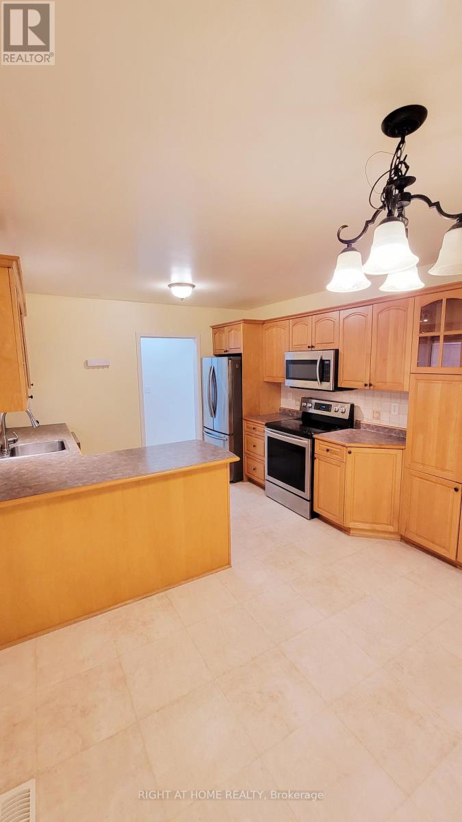 320 Central Park Blvd. N Boulevard N, Oshawa, Ontario  L1G 5Z6 - Photo 6 - E12069409