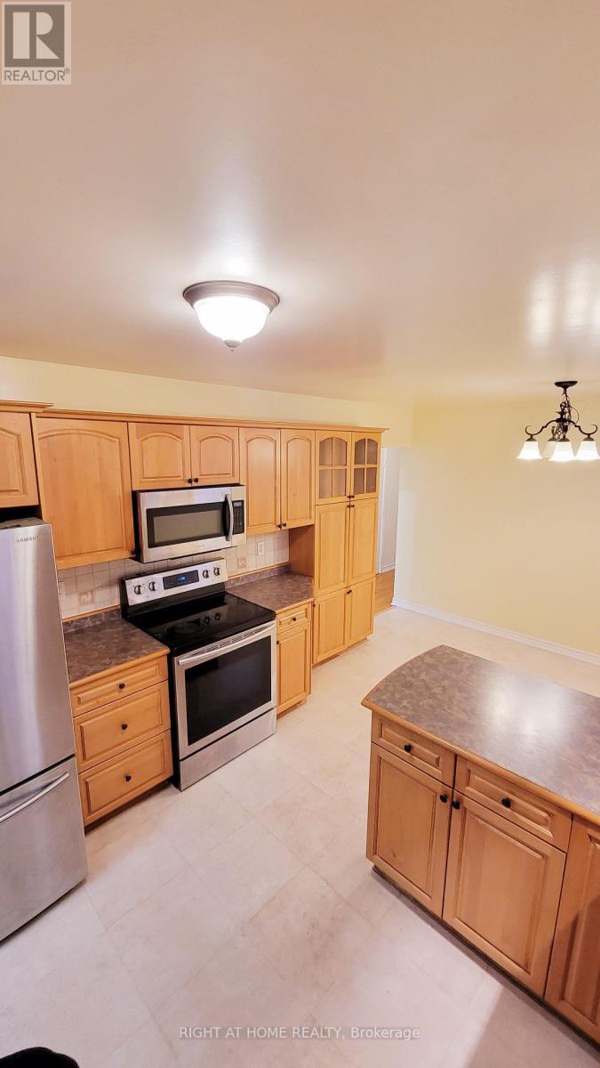 320 Central Park Blvd. N Boulevard N, Oshawa, Ontario  L1G 5Z6 - Photo 8 - E12069409
