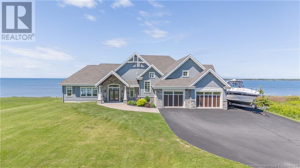 307 Rue De L'ile Street, Caraquet, New Brunswick  E1W 1B5 - Photo 1 - NB115863