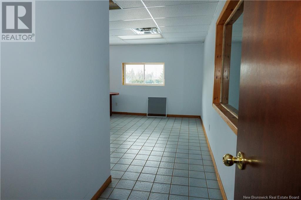 2516 Middle River Road, Bathurst, New Brunswick  E2A 6X5 - Photo 11 - NB116132