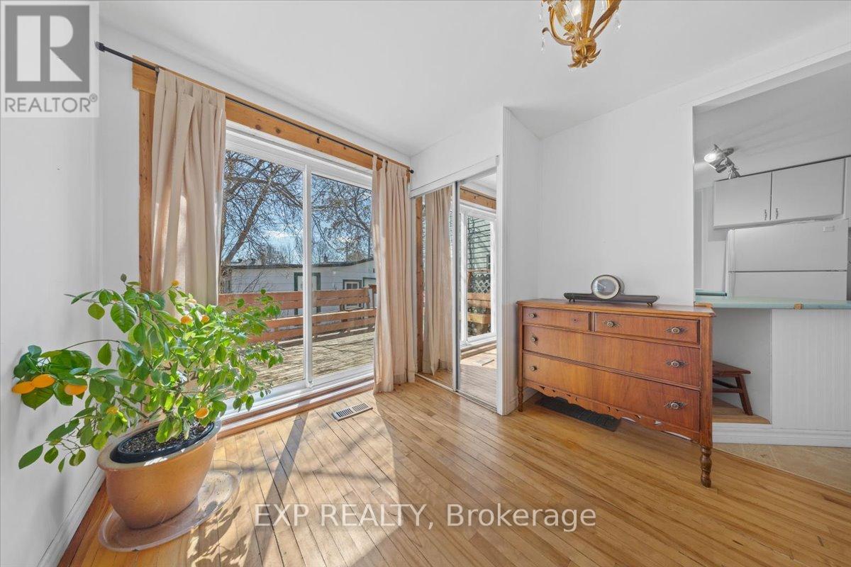 146 Laval Street, Ottawa, Ontario  K1L 7Z4 - Photo 13 - X12076989