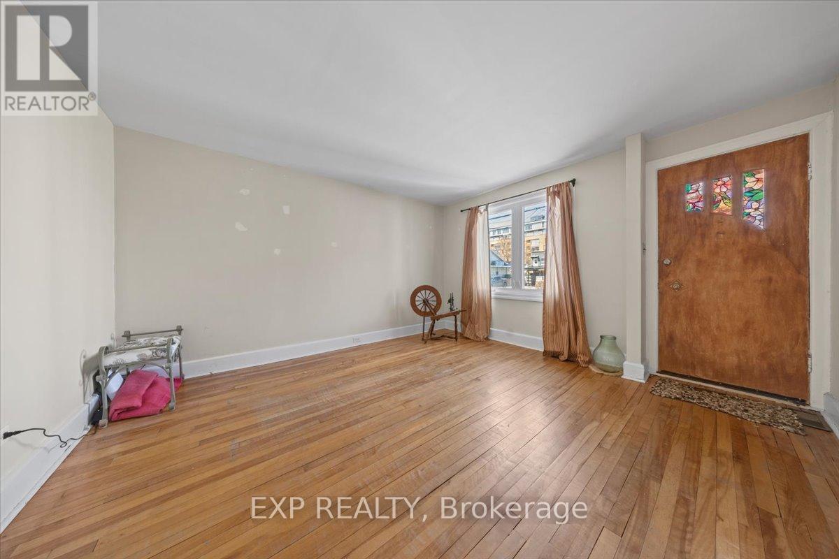 Property at 146 LAVAL STREET image 3