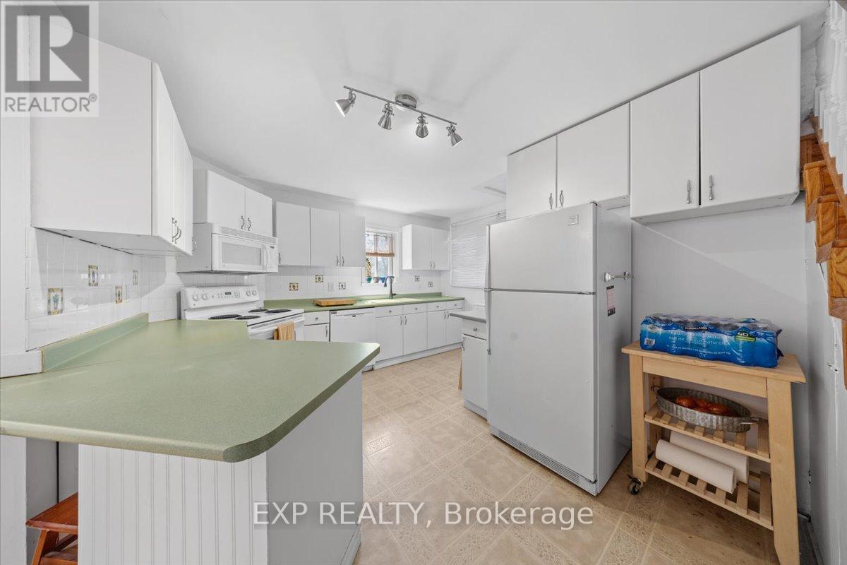 146 Laval Street, Ottawa, Ontario  K1L 7Z4 - Photo 7 - X12076989
