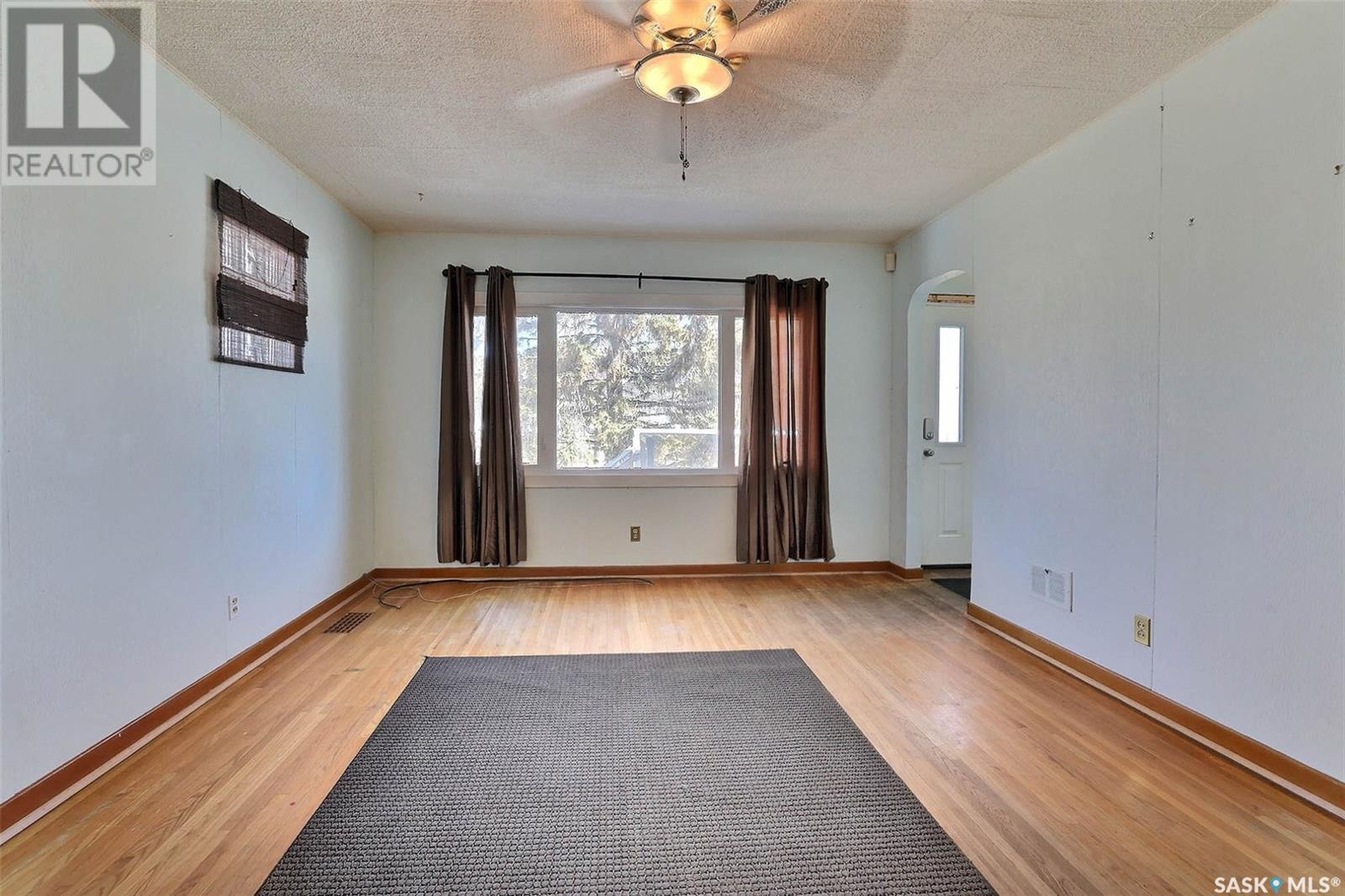 Property at 211 Broadway AVENUE image 5