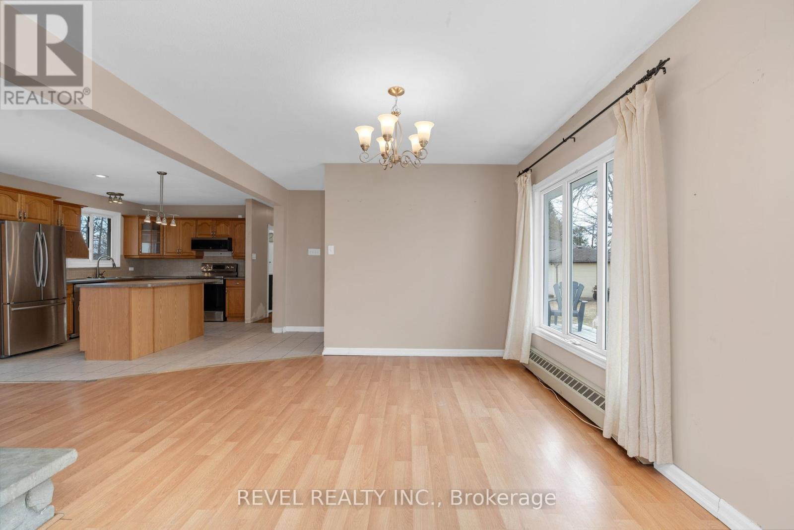 23 Greengables Drive, Oro-Medonte, Ontario  L0L 1T0 - Photo 12 - S12076871
