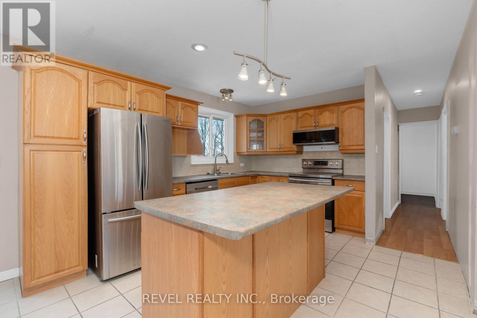 23 Greengables Drive, Oro-Medonte, Ontario  L0L 1T0 - Photo 8 - S12076871