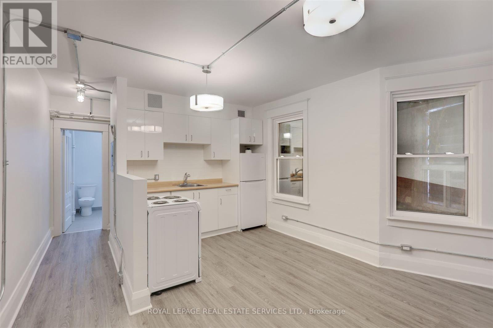 1639 St Clair Avenue W, Toronto, Ontario  M6N 1H7 - Photo 10 - W12076842
