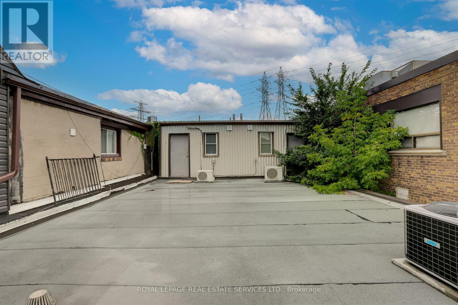 1639 St Clair Avenue W, Toronto, Ontario  M6N 1H7 - Photo 19 - W12076842