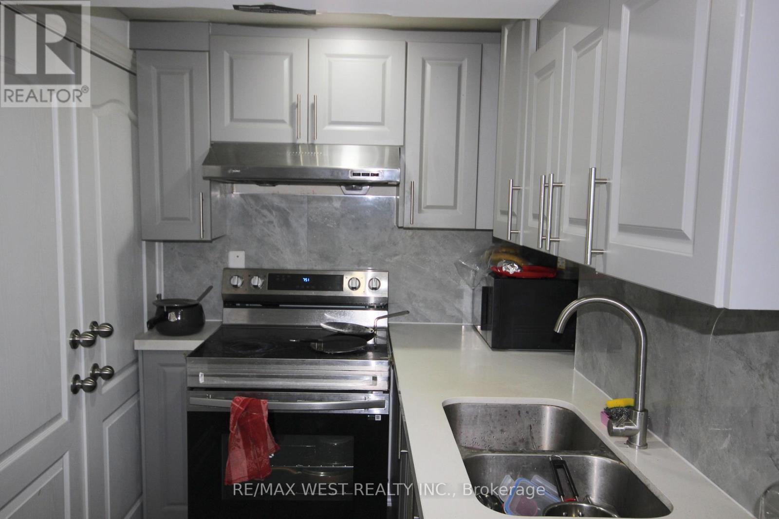 19 Lynmont Road, Toronto, Ontario  M9V 3W7 - Photo 19 - W12066098