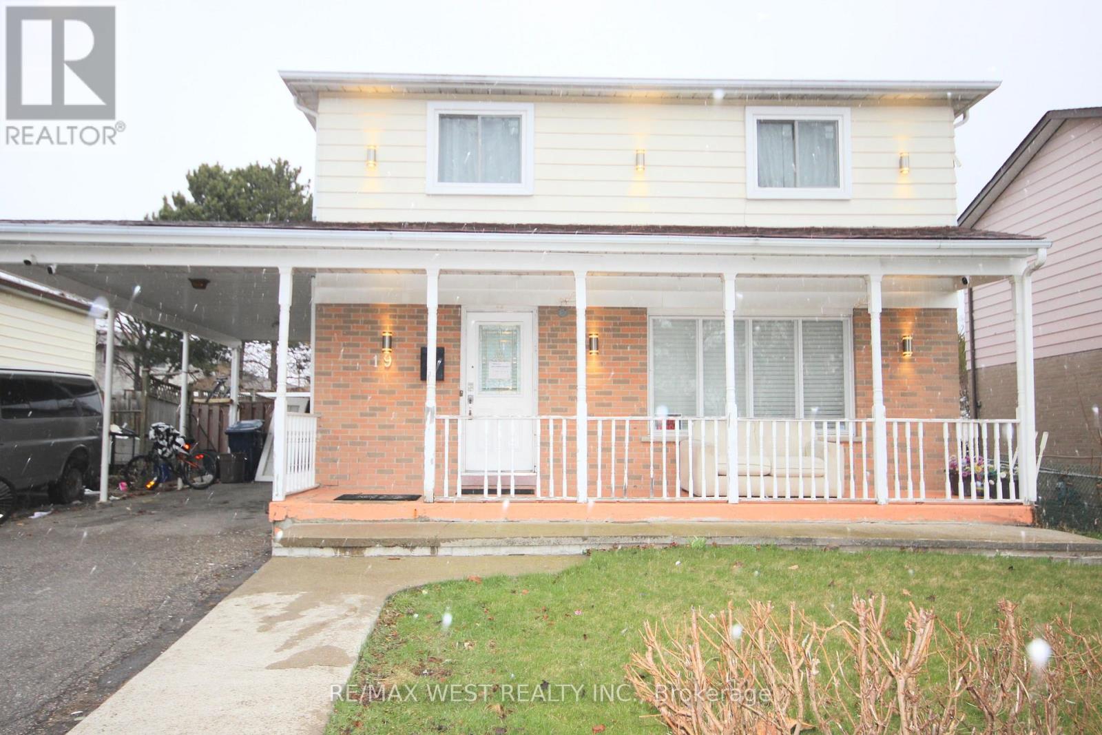 Property at 19 LYNMONT ROAD image 2