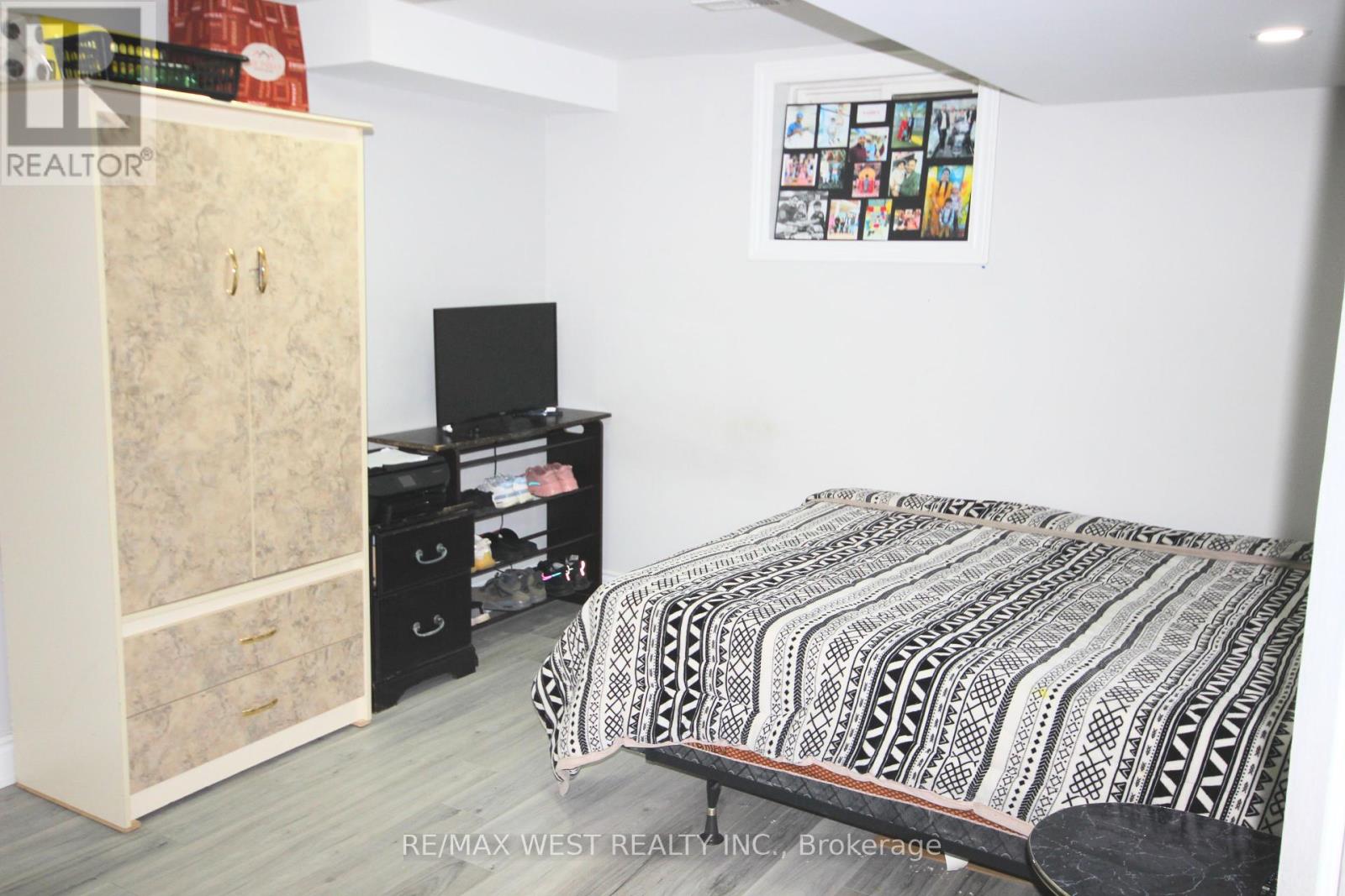 19 Lynmont Road, Toronto, Ontario  M9V 3W7 - Photo 21 - W12066098