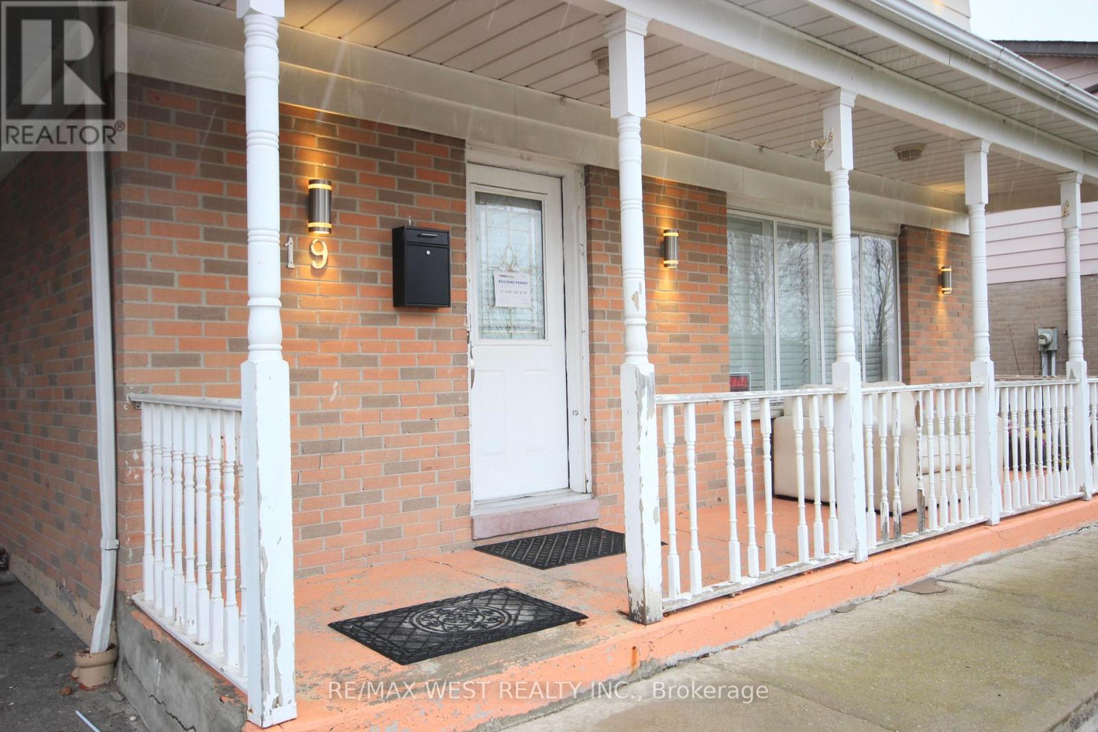 Property at 19 LYNMONT ROAD image 3