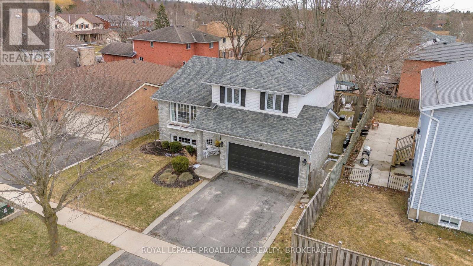 Property at 1005 RICK HANSEN CRESCENT image 2