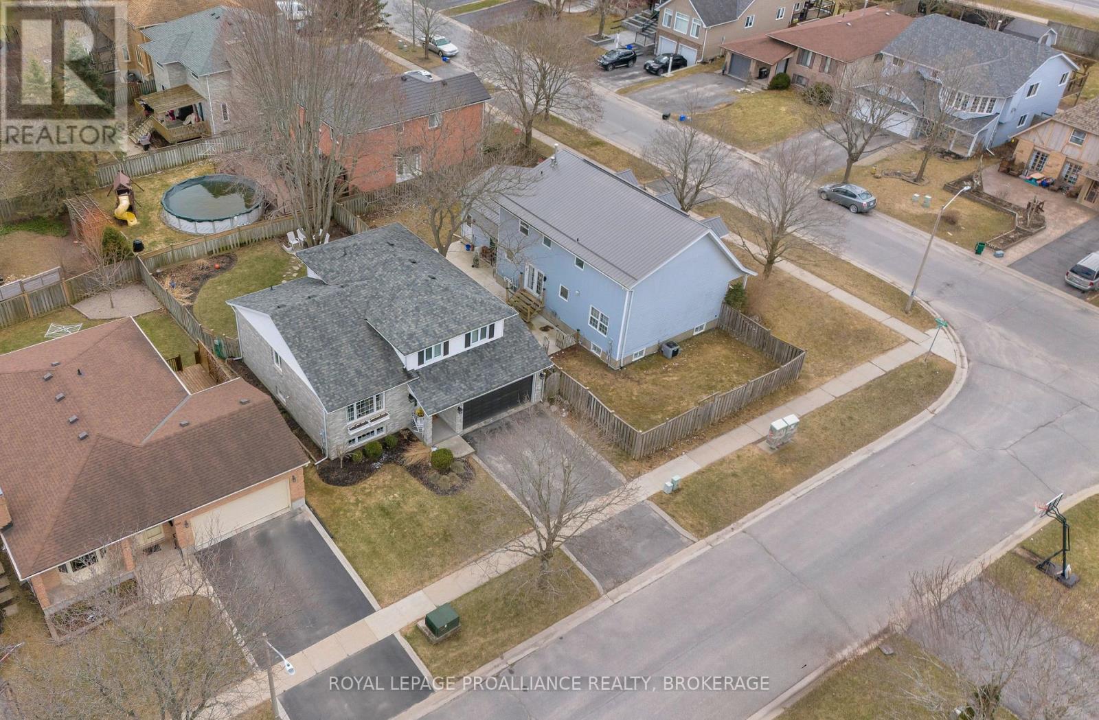 Property at 1005 RICK HANSEN CRESCENT image 3