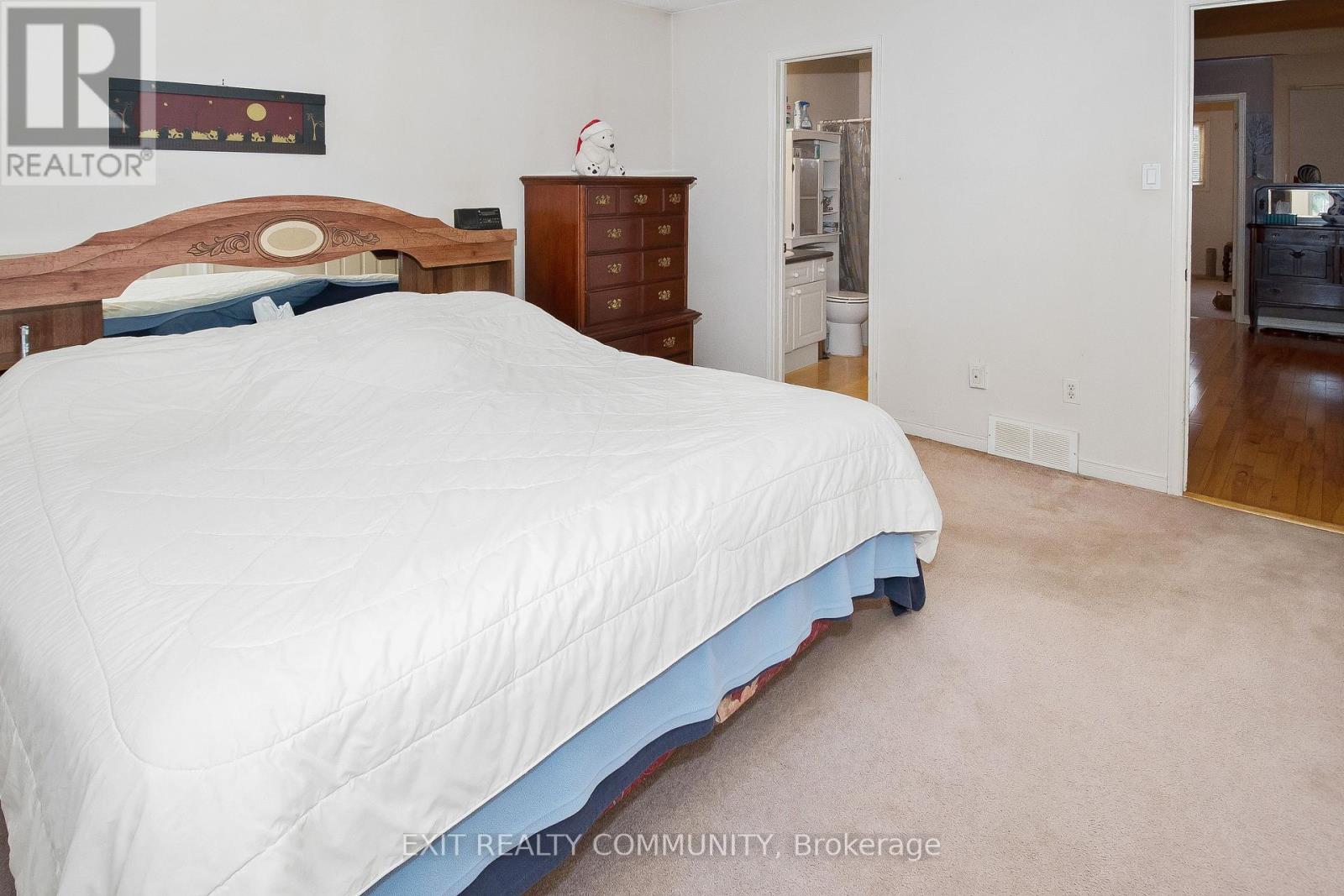 Photo 11 of 33 for 6308 William Street