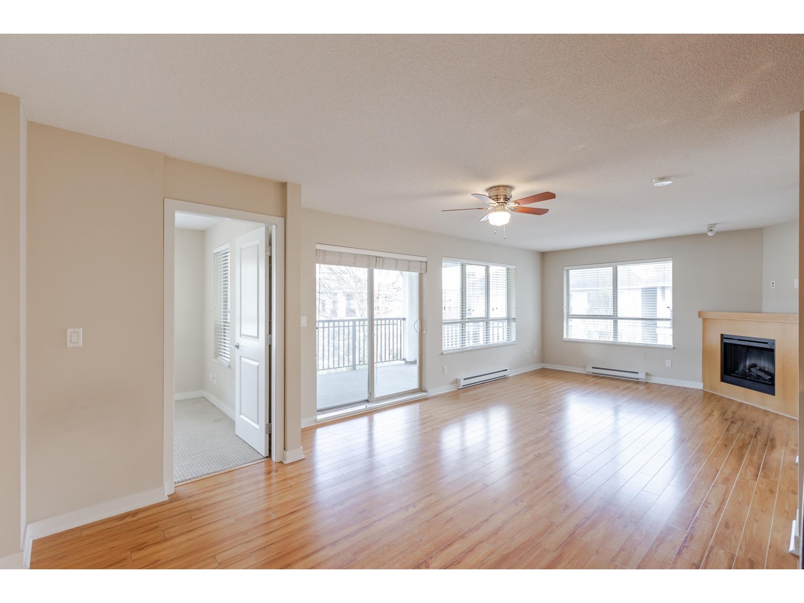 C413 8929 202 Street, Langley, British Columbia  V1M 0B4 - Photo 4 - R2986320