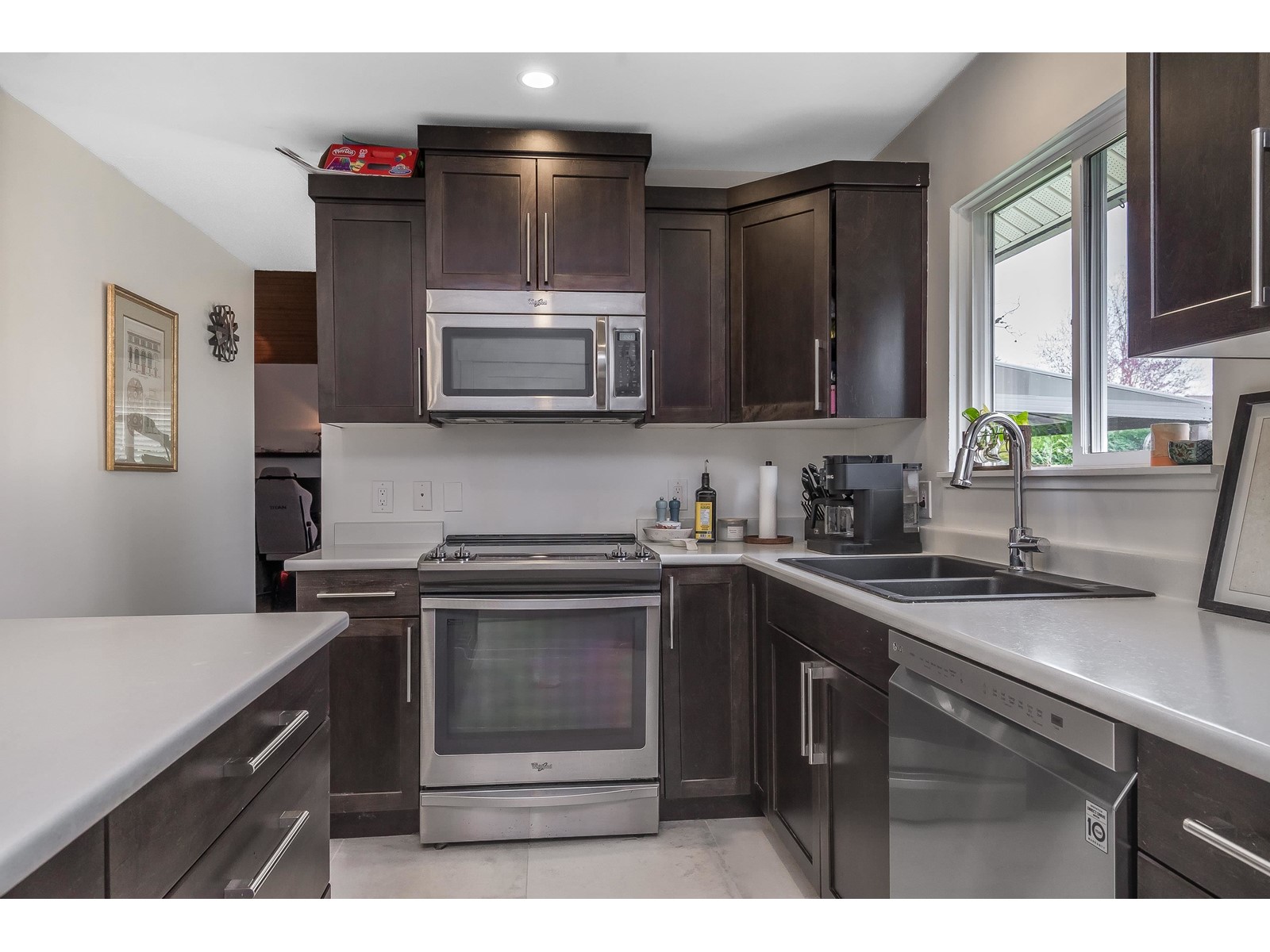19212 Fairway Drive, Surrey, British Columbia  V3S 5M8 - Photo 6 - R2986285